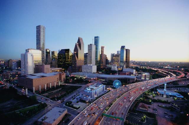 Safe Areas in Houston: Best Safest Neighborhoods In Houston & Suburbs 2025 downtownskyline dusk 2200x1458 fb275565 0b6b 482b 8d06 43c2cb3f03fd